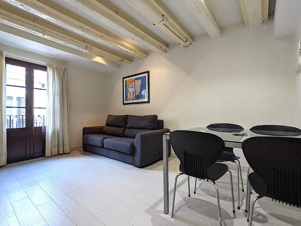 Classbedroom Gothic Ramblas Apartments Barcelona Spain